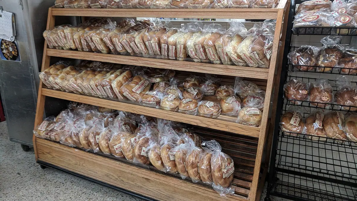 Quigleys – bakery in Grange, Runcorn